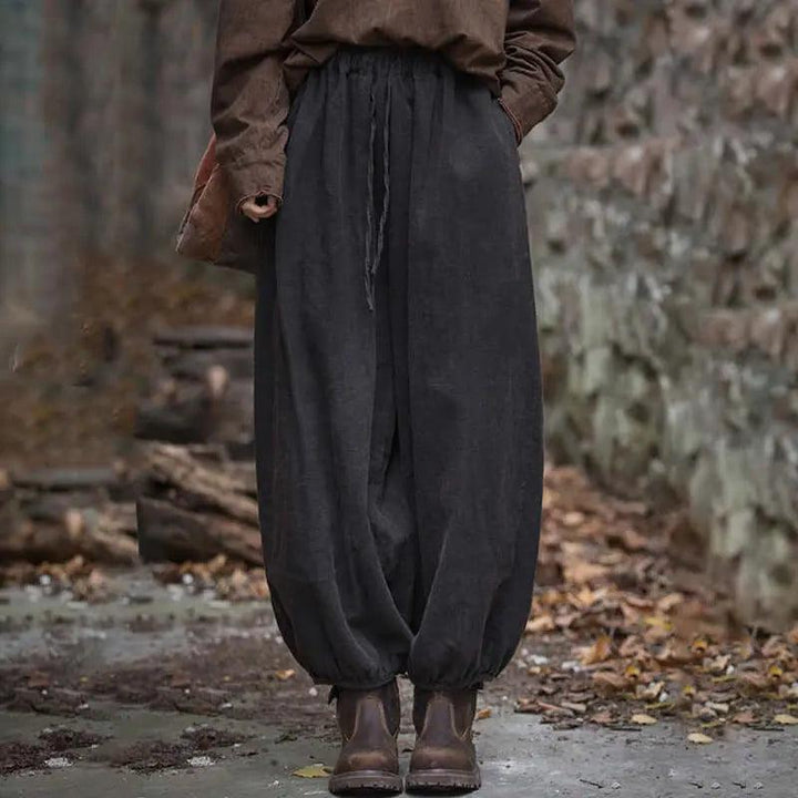 Vintage-inspired Linen Carrot Pants for Modern Women-Women's pants-Thebesttailor-One size-Black-Linen-Thebesttailor
